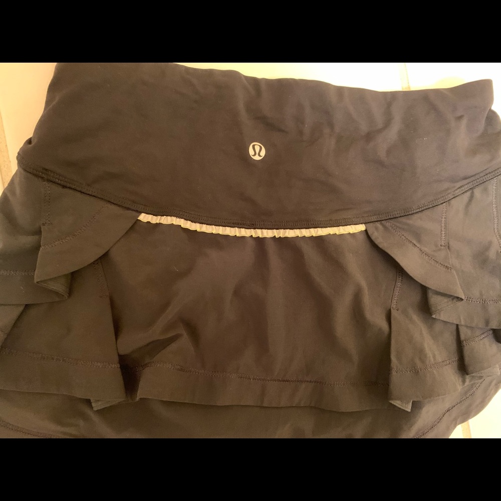 lulu lemon skirt no built in shorts reflective